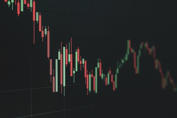 Dark candlestick price chart